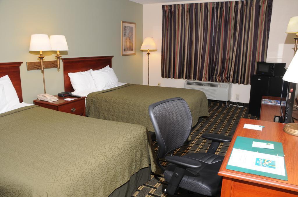 Quality Inn Huntersville Near Lake Norman Ngoại thất bức ảnh