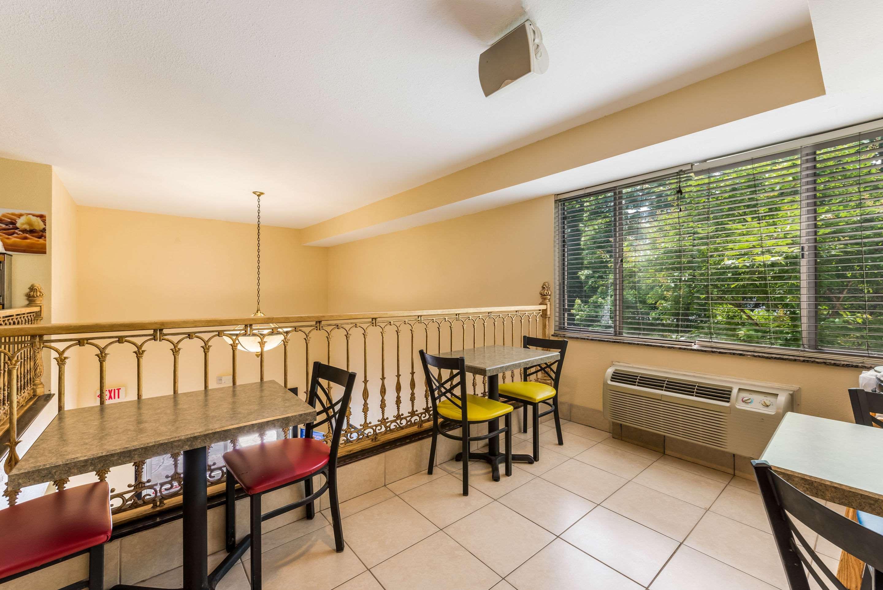 Quality Inn Huntersville Near Lake Norman Ngoại thất bức ảnh