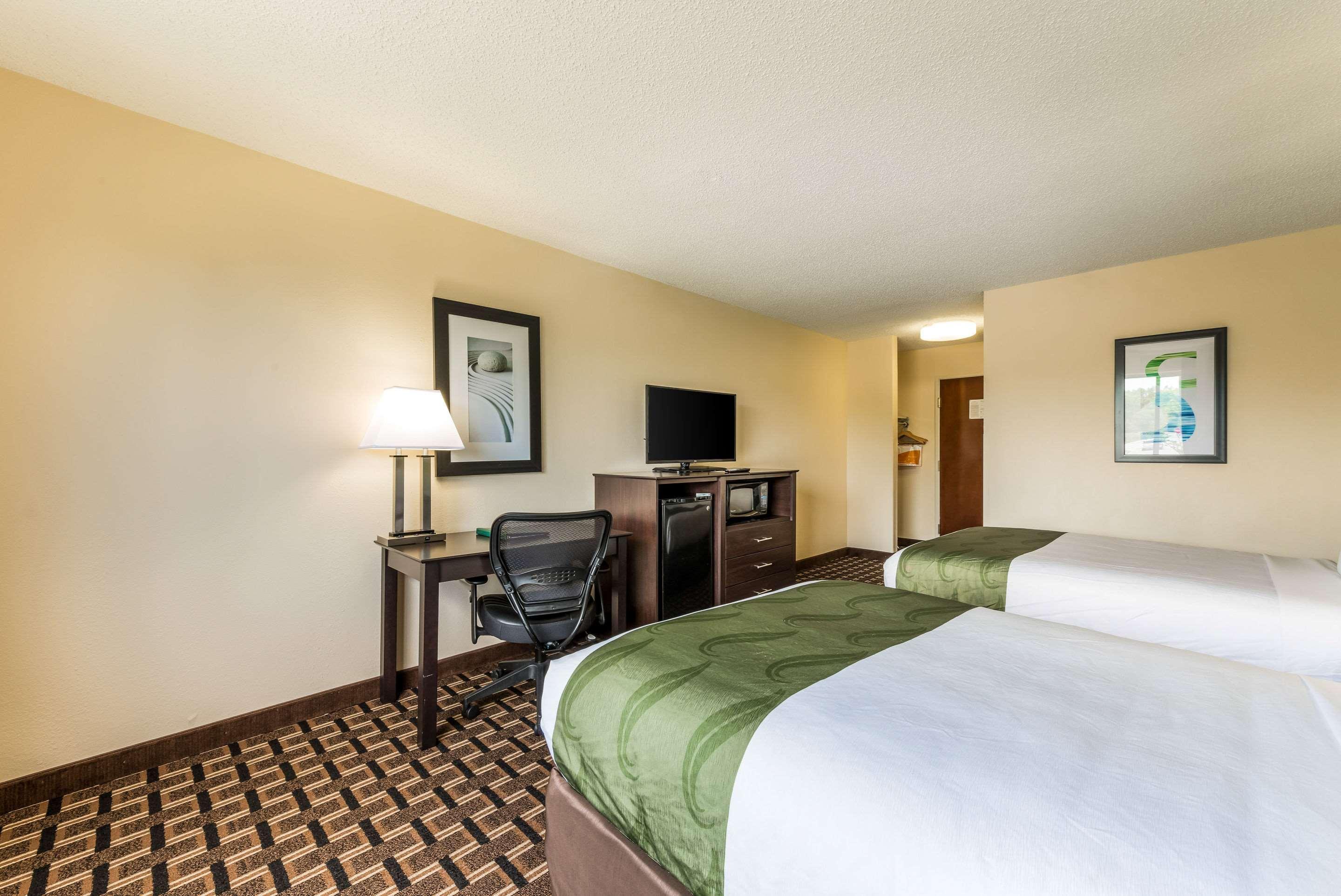 Quality Inn Huntersville Near Lake Norman Ngoại thất bức ảnh