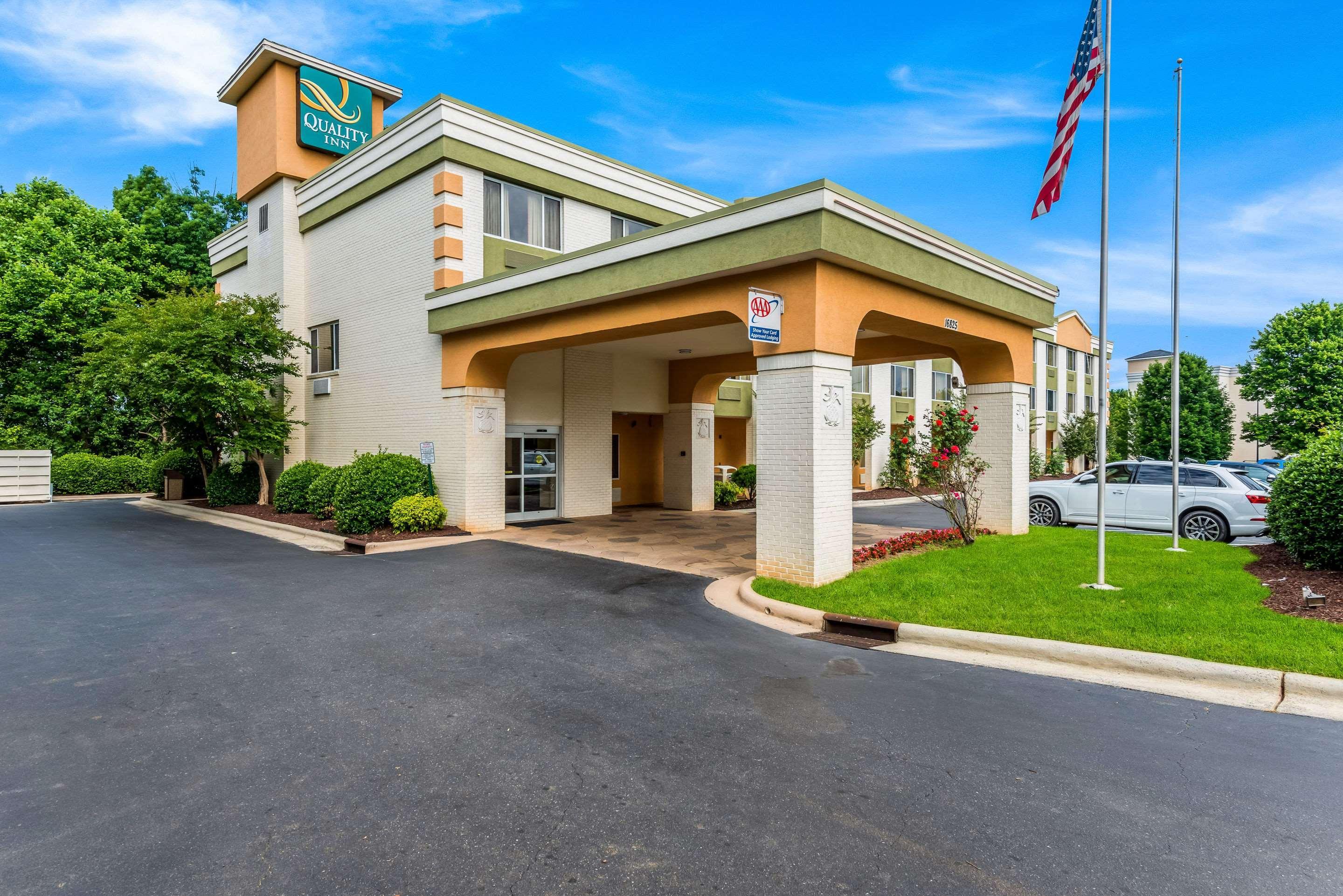 Quality Inn Huntersville Near Lake Norman Ngoại thất bức ảnh