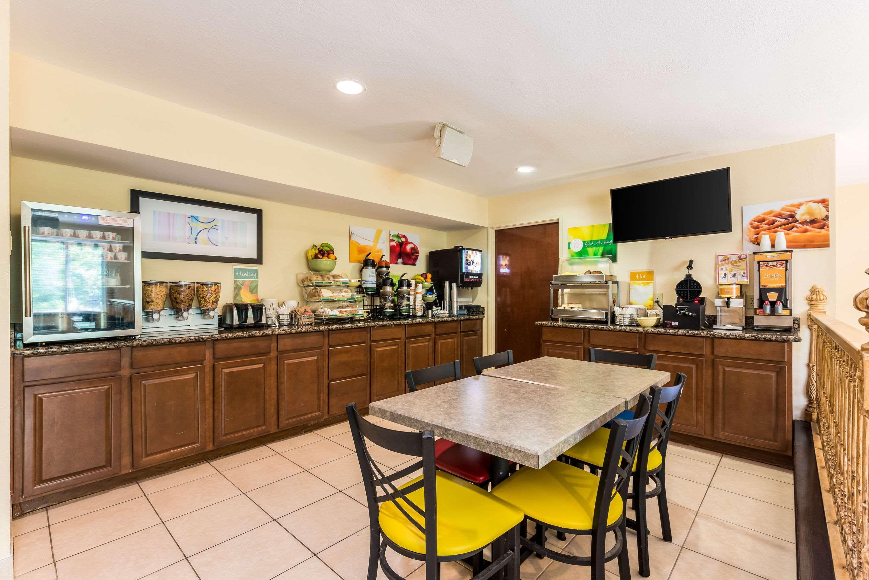Quality Inn Huntersville Near Lake Norman Ngoại thất bức ảnh