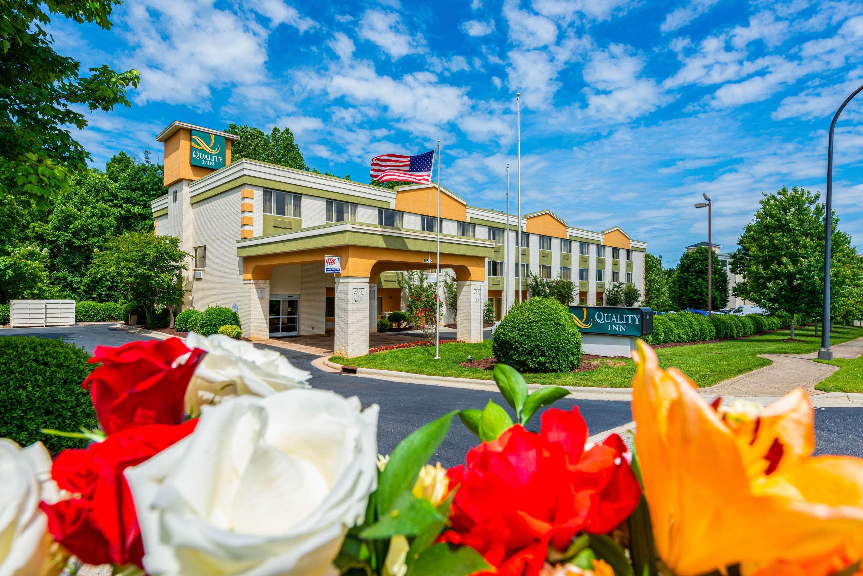 Quality Inn Huntersville Near Lake Norman Ngoại thất bức ảnh