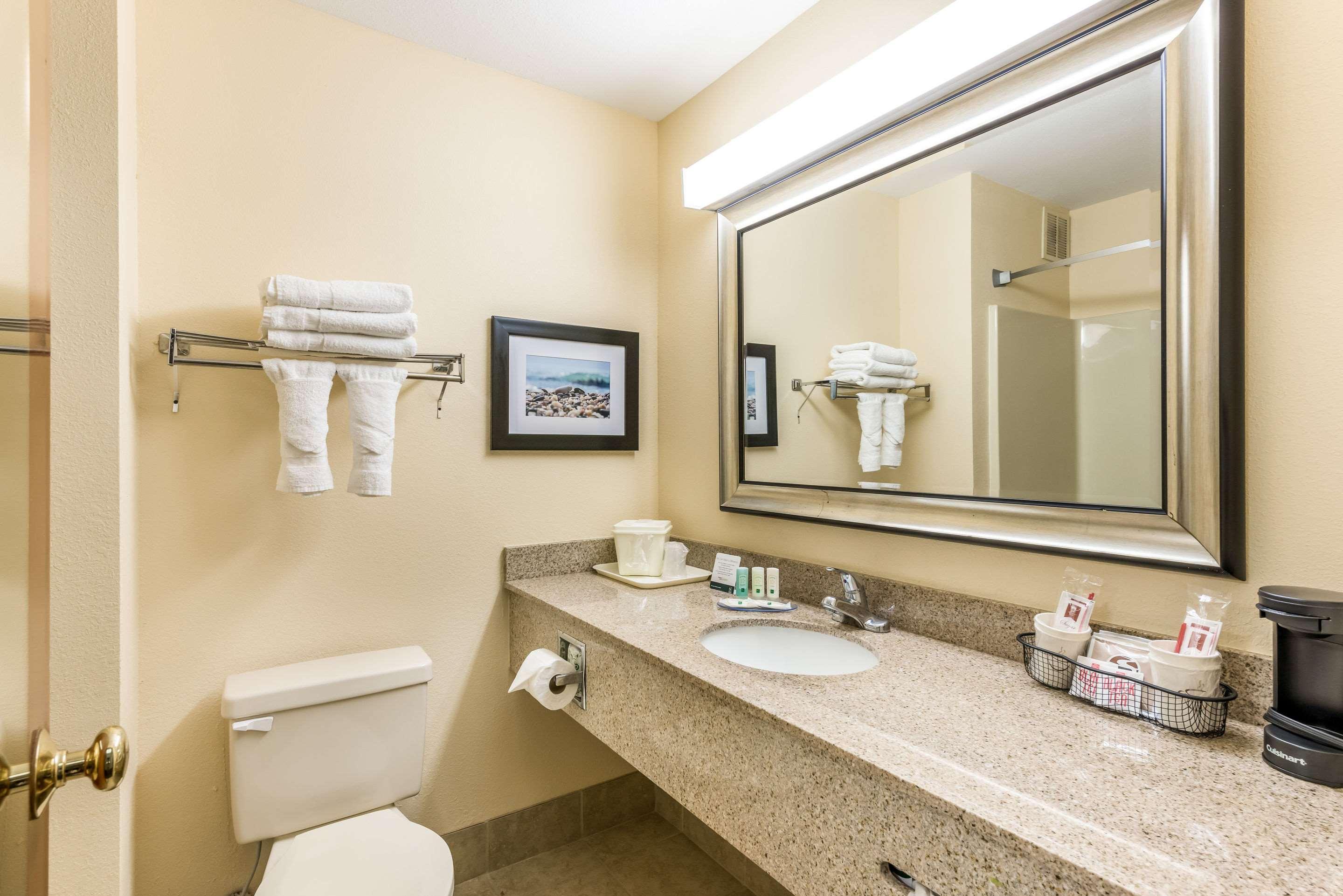 Quality Inn Huntersville Near Lake Norman Ngoại thất bức ảnh