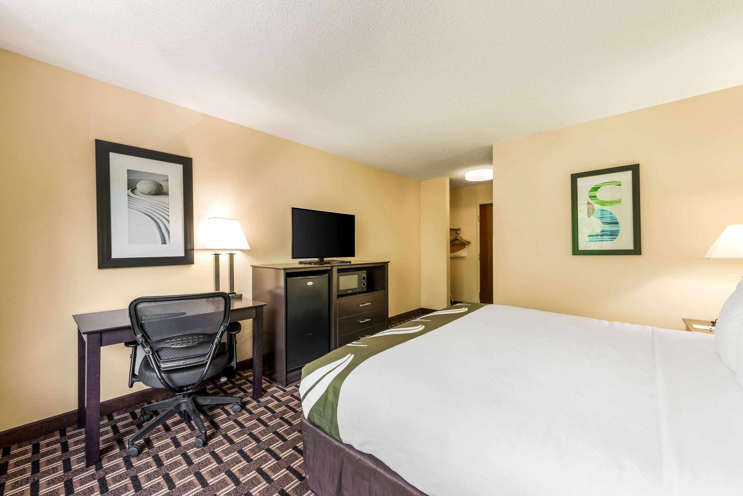 Quality Inn Huntersville Near Lake Norman Ngoại thất bức ảnh