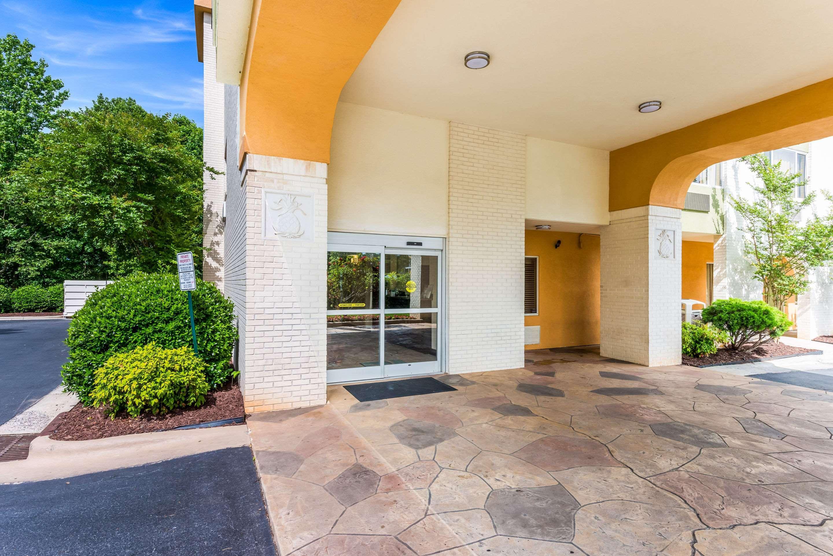 Quality Inn Huntersville Near Lake Norman Ngoại thất bức ảnh