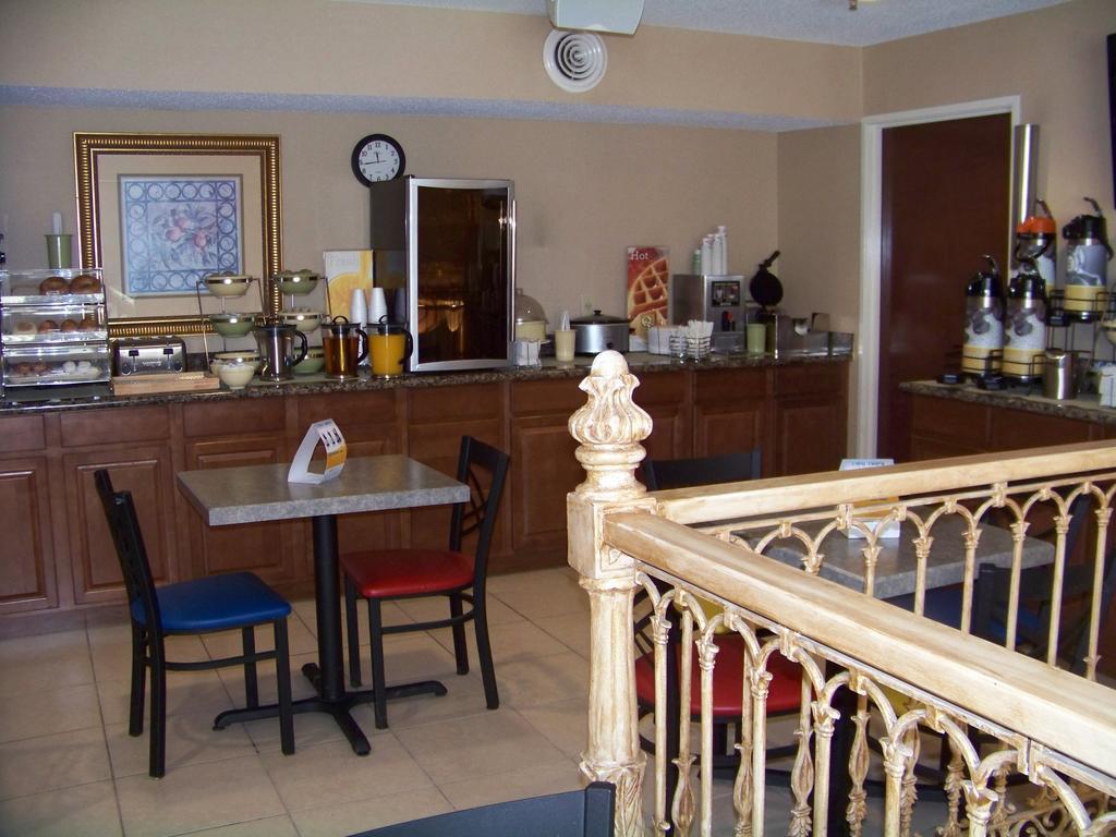 Quality Inn Huntersville Near Lake Norman Ngoại thất bức ảnh
