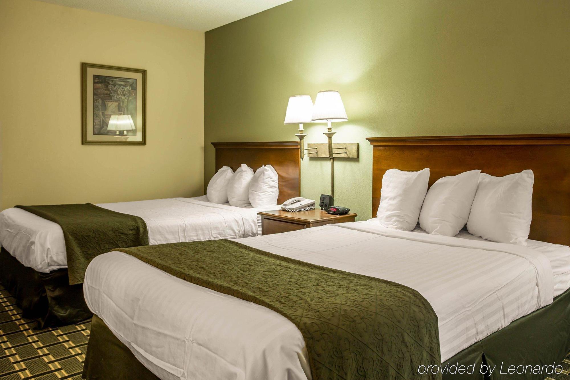 Quality Inn Huntersville Near Lake Norman Ngoại thất bức ảnh
