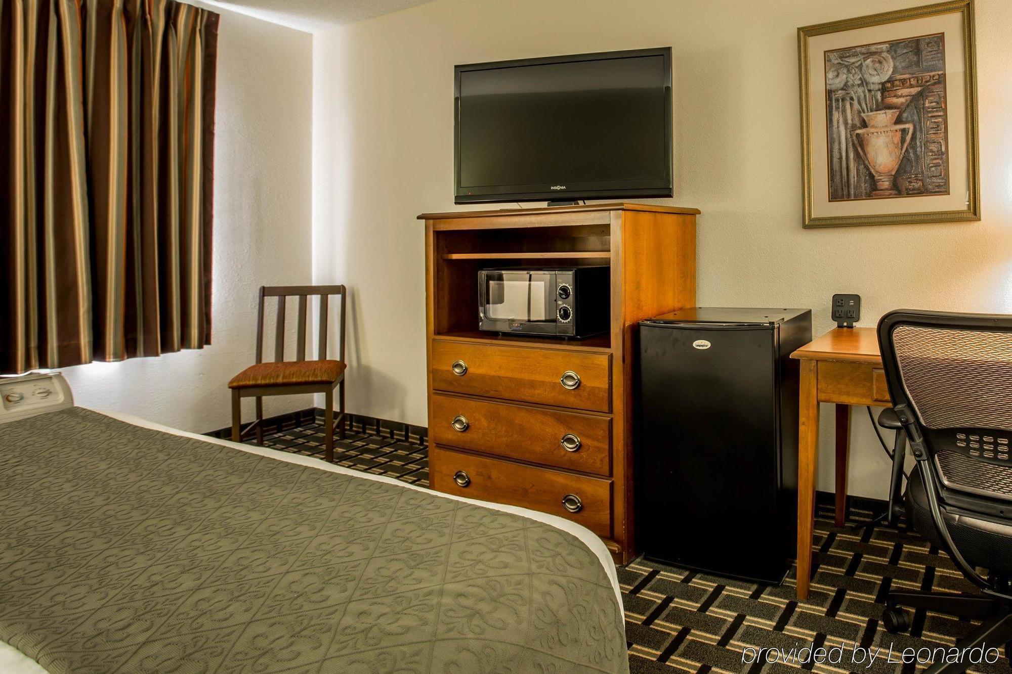 Quality Inn Huntersville Near Lake Norman Ngoại thất bức ảnh
