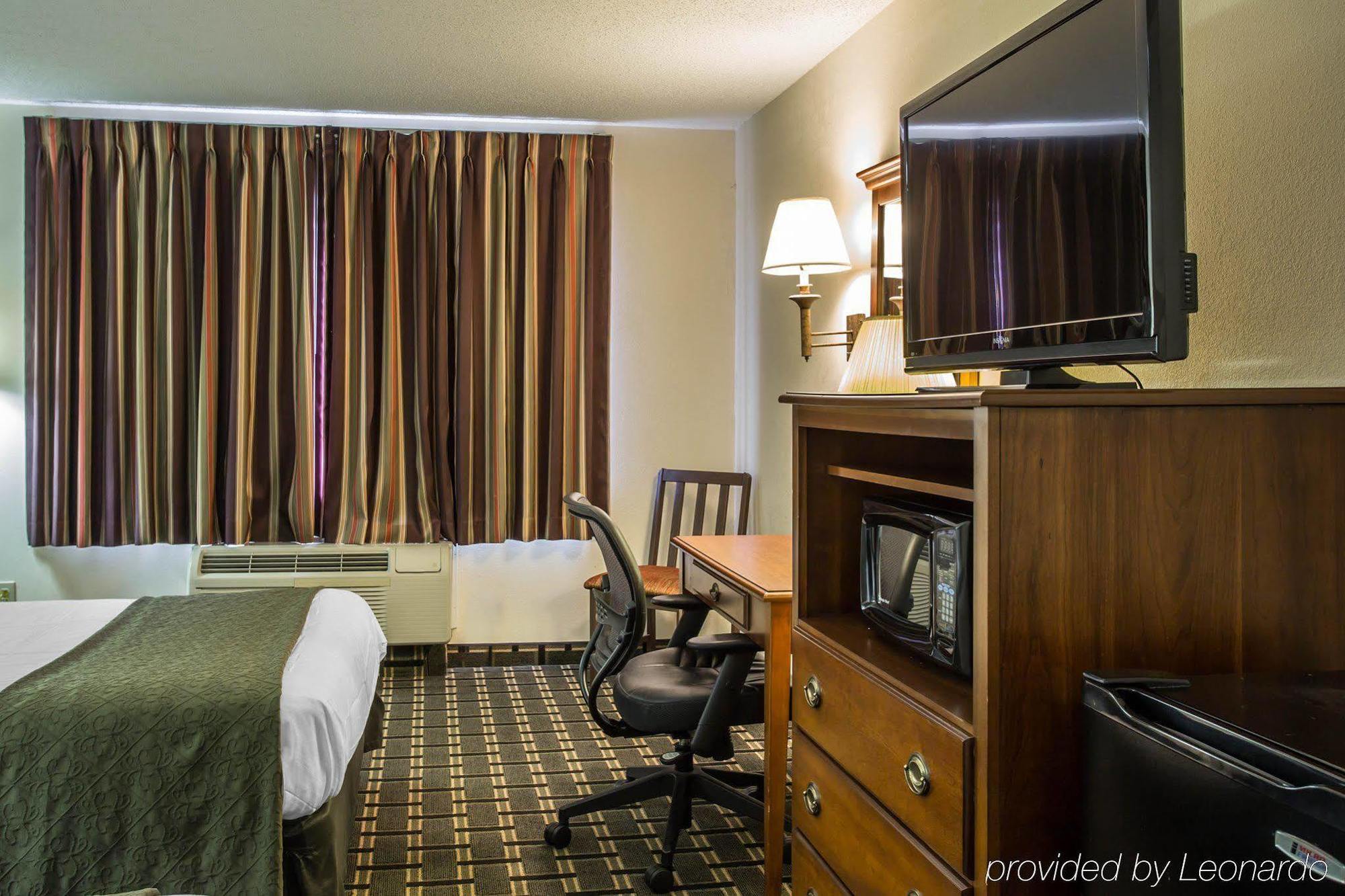 Quality Inn Huntersville Near Lake Norman Ngoại thất bức ảnh