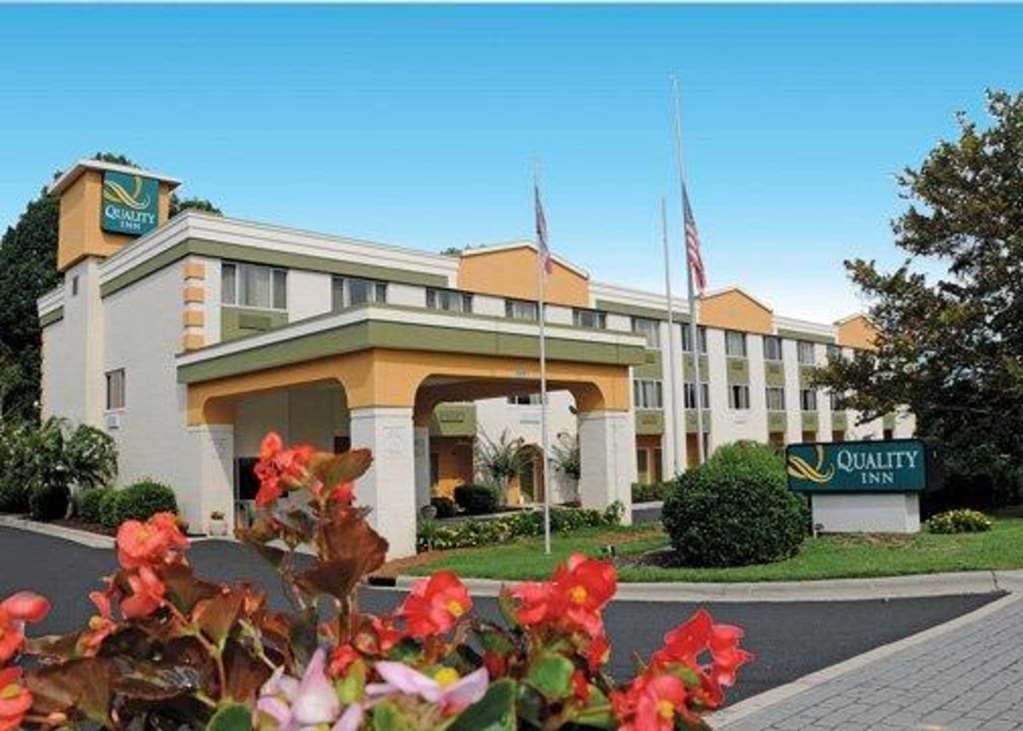 Quality Inn Huntersville Near Lake Norman Ngoại thất bức ảnh