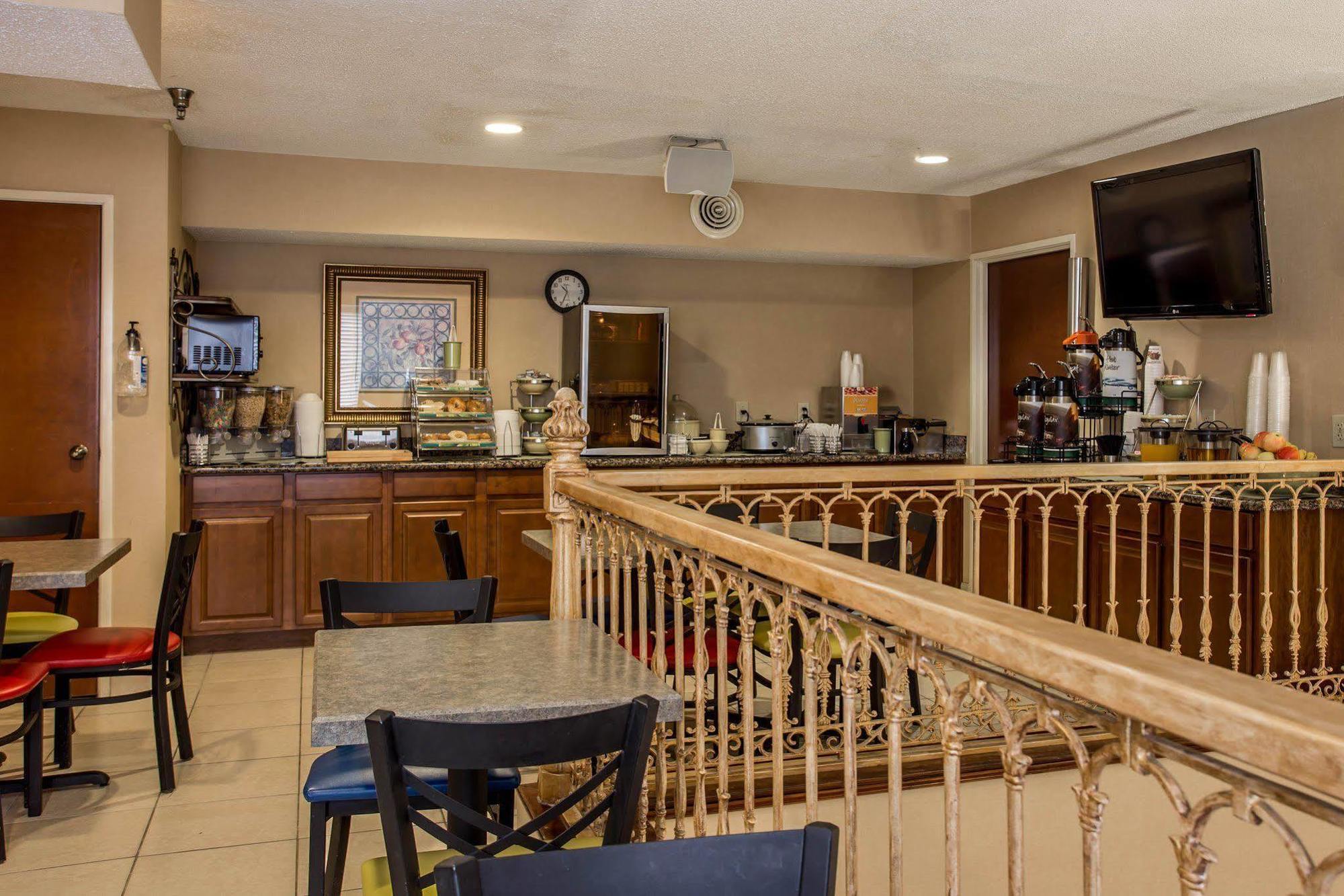 Quality Inn Huntersville Near Lake Norman Ngoại thất bức ảnh